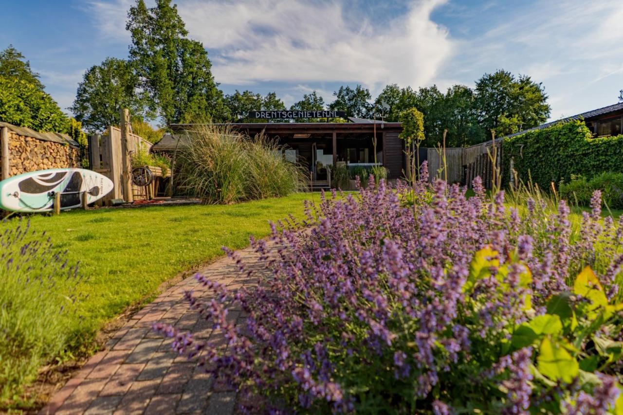Drents Genieten - Lavendelheide Met Uitzicht Op Het Water Erm Bagian luar foto